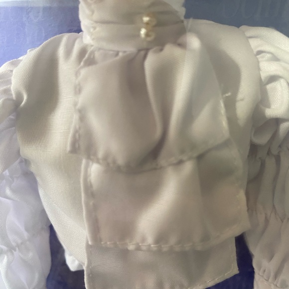 Seinfeld Puffy Shirt Museum Enshrined in plastic display case Collectible - Picture 11 of 11